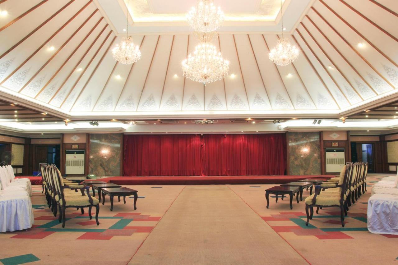 Hotel Marcopolo Μπαντάρ Λαμπούνγκ Εξωτερικό φωτογραφία